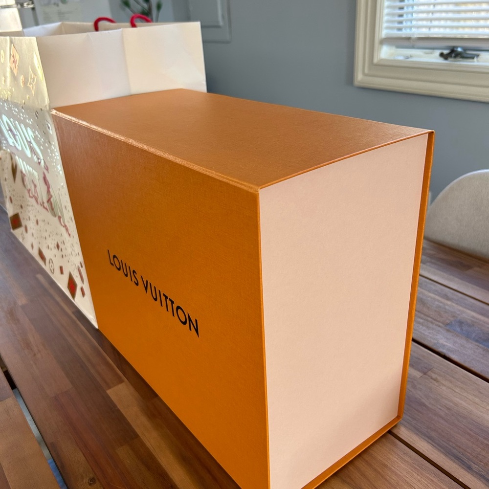 New Louis Vuitton Box & Holiday shopping Bag- from Paris